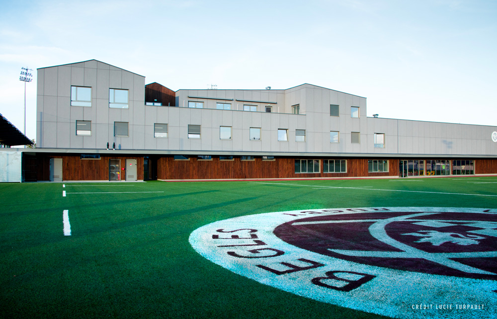 Le terrain synthétique du CEVA Campus