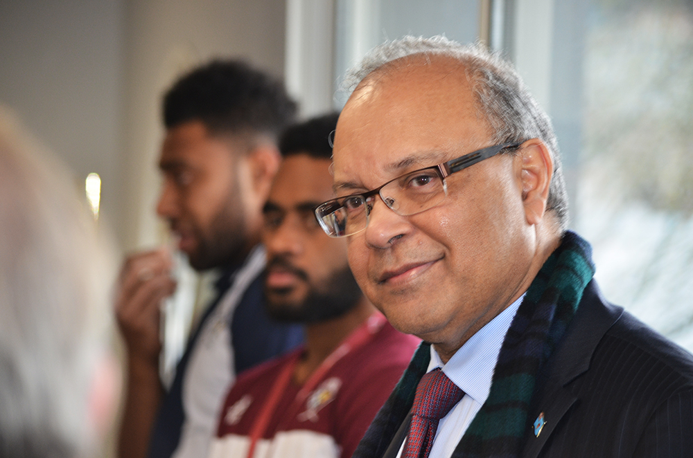 Deo SARAN, Ambassadeur des Iles Fidji en Europe en visite à l'UBB Rugby